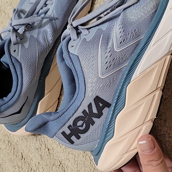 Hoka One One Arahi 5 Running Shoes - Picture 3 of 10